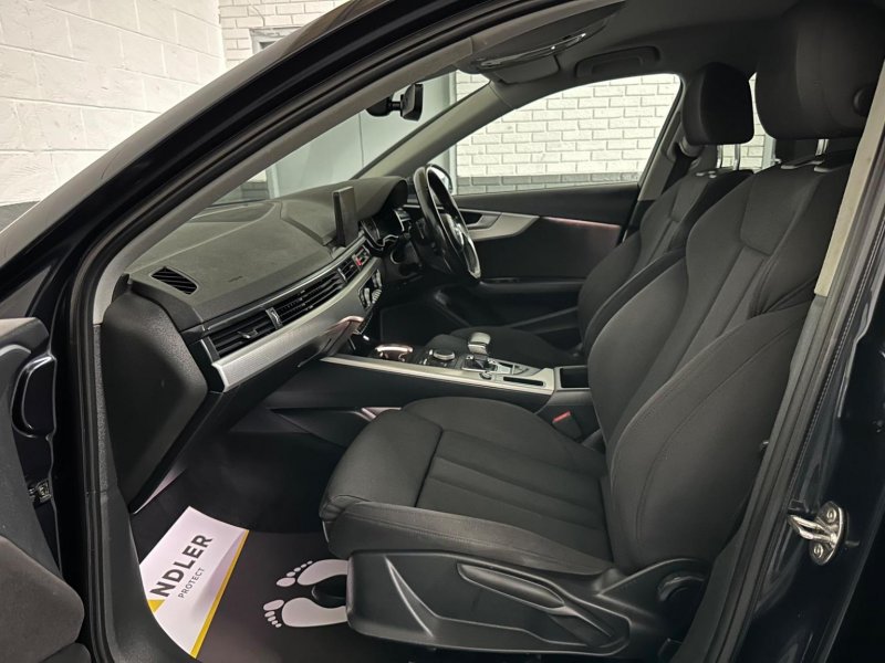 AUDI A4 AVANT
