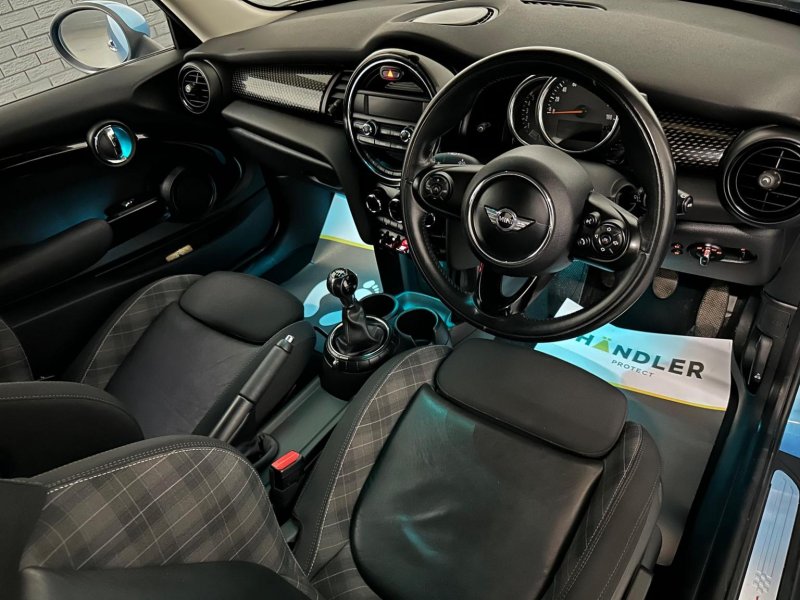 MINI HATCH