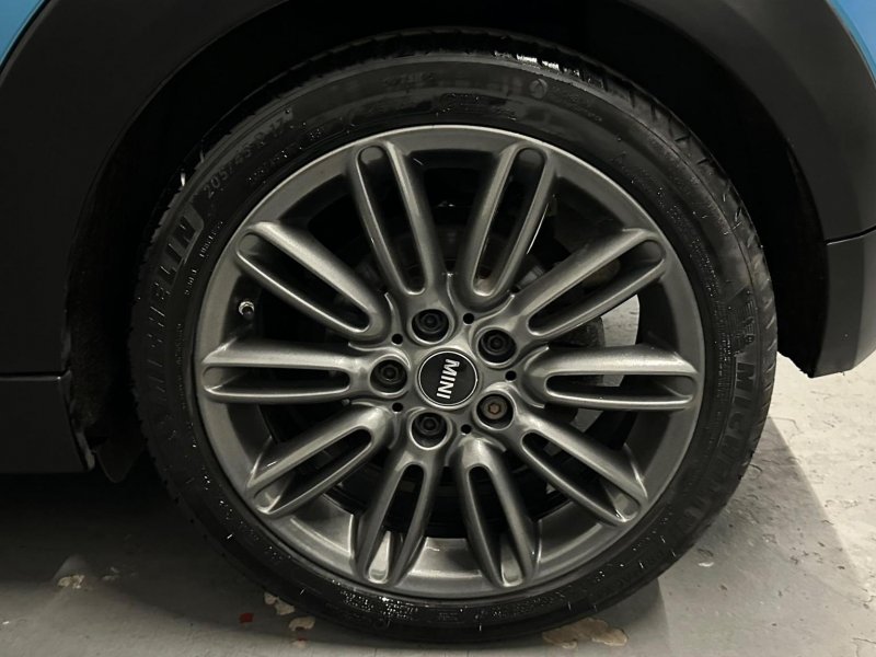 MINI HATCH