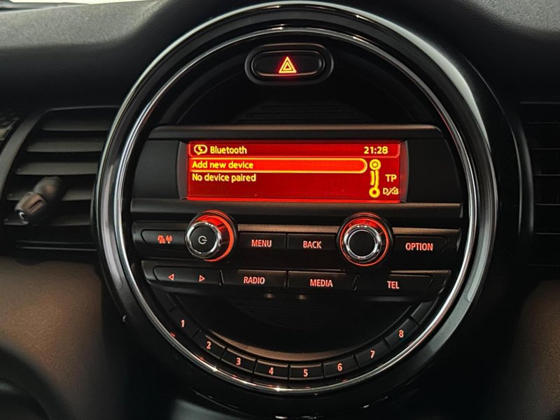 MINI HATCH